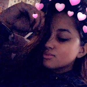 Meet your Posher, Daniela